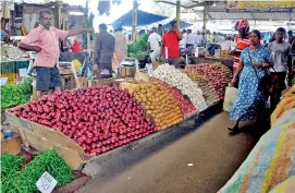  ??  ?? Onion prices have been extremely high Pic by Sumanasiri Gunathilak­a