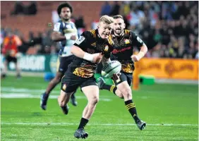  ?? David Kerr ?? Damian McKenzie scored a try and set up two others last night.