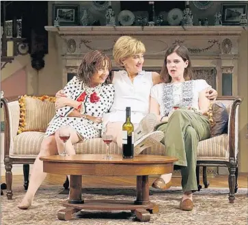  ?? Debora Robinson ?? SIBLINGS are portrayed at South Coast Repertory by, from left, Eleanor Reissa, Amy Aquino, Betsy Brandt.