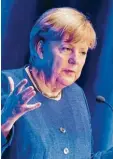  ?? Foto: A. Heinl, dpa ?? Angela Merkel spricht zu Vertretern der bayerische­n Wirtschaft.