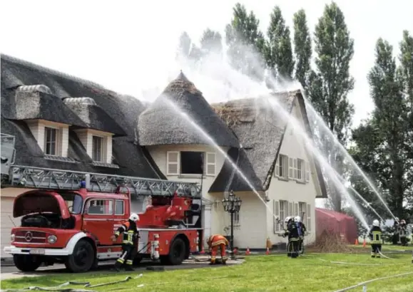  ?? FOTO TON WIGGENRAAD ?? 2008: brand en moord in het huis van Wim Beckmann.