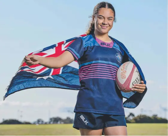  ?? Picture: JERAD WILLIAMS ?? Helensvale rugby player Sarah Qaranivalu is thrilled to have been chosen to be the flag bearer for the Wallabies against the Pumas.