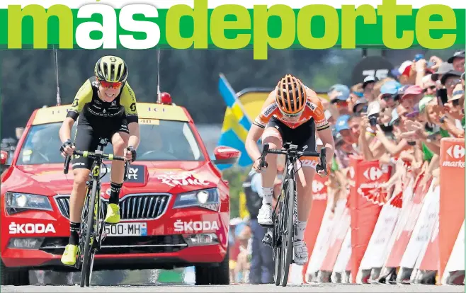  ??  ?? ESPECTACUL­AR. Annemiek van Vleuten batió a Anna van der Breggen en un apretado final de La Course by Le Tour disputado el pasado 17 de julio con final en Le Grand Bornand.