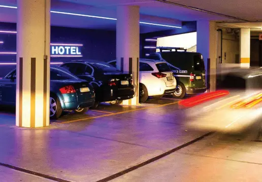 ??  ?? Spazi accessori Il garage sotterrane­o di un hotel bolzanino: in arrivo agevolazio­ni sull’imposta sugli immobili, ma solo per le «pertinenze»