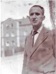  ?? Foto: Staats- und Stadtbibli­othek ?? Bertolt Brecht vor seinem Augsburger Elternhaus.