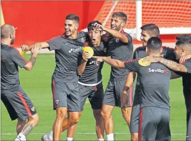  ??  ?? FORMA. André Silva se ha convertido en una baza ofensiva de gran pegada para el Sevilla.