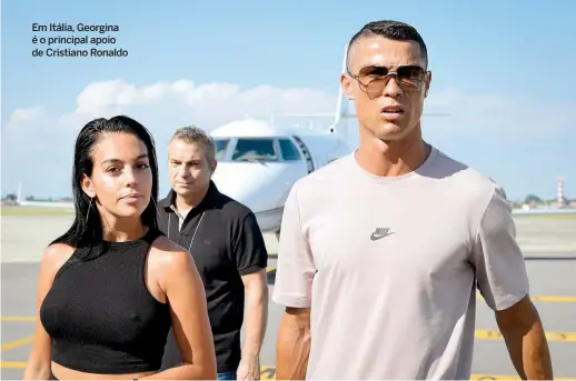  ??  ?? Em Itália, Georgina é o principal apoio de Cristiano Ronaldo