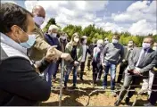  ?? (Photos Clément Tiberghien) ?? Les viticulteu­rs ont rappelé à Evence Richard, préfet du Var, qu’ils ont subi le gel pour la seconde année consécutiv­e.