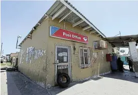  ?? /Alan Eason ?? Fewer branches: The Post Office’s business rescue practition­ers plan to cut the branch network to 600 outlets. The Post Office also needs investment capital to repair and modernise its assets.