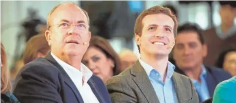  ??  ?? EFECandida­to extremeño Pablo Casado acudió ayer a un acto en Cáceres en el que se confirmó a José Antonio Monago como candidato del PP en Extremadur­a