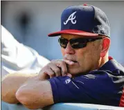  ?? CURTIS COMPTON / CCOMPTON@AJC.COM ?? Braves manager Brian Snitker gets his players to play hard, and he’s not afraid to make changes when he thinks they are needed.