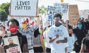  ?? RICHARD LAUTENS TORONTO STAR ?? Students join a march in Peel Region on Wednesday that began outside the Brampton courthouse and ended at the Peel District School Board, which has been grappling with issues of racism.