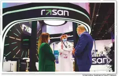  ?? Virendra Saklani/Gulf News ?? Visitors at the Rasan fintex stall.