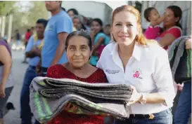  ?? ESPECIAL ?? Angélica de la Garza de Zorrilla llevó cobijas a la Revolución Verde.