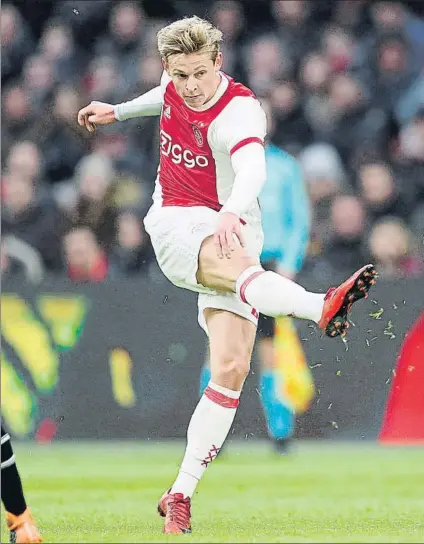  ?? FOTO: EFE ?? De Jong, que ha estado lesionado tres meses, volvió a jugar ayer un amistoso contra el Anderlecht