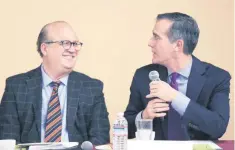  ??  ?? Graco Ramírez, presidente de la Conago, se reunió ayer con Eric Garcetti, alcalde de Los Ángeles.