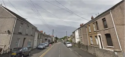  ??  ?? Glebe Road, in Loughor, where Simon Lee Shanks died suddenly.