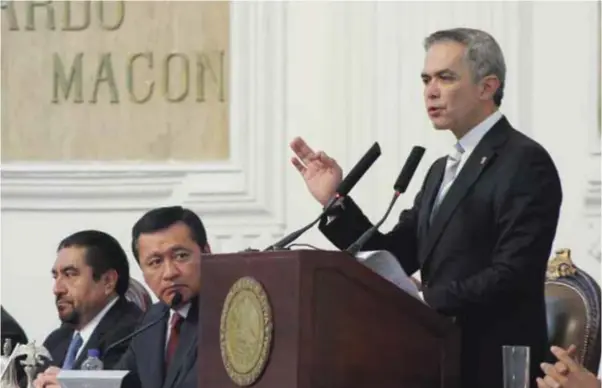  ?? | NICOLÁS CORTE, PUBLIMETRO ?? El informe logró conjuntar a los gobernador­es de nueve estados del país, al secretario de Gobernació­n, diputados y senadores.