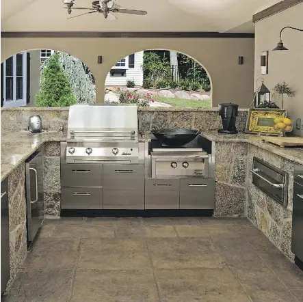  ??  ?? Built properly, outdoor kitchens can withstand the hottest summers and harshest winters.