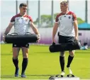  ?? Picture: GETTY IMAGES/ DAVID ROGERS ?? GOOD MATES: George Ford, left, and Owen Farrell share thoughts during their training session held in Beppu, Japan on Tuesday.