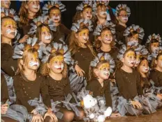  ?? Fotos: LCV ?? Die Bambini des LCV Waldstette­n kamen als Löwenrudel auf die Bühne.