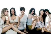  ?? F.E. ?? El clan Kardashian-Jenner apoyó a Houston con medio millón de dólares.