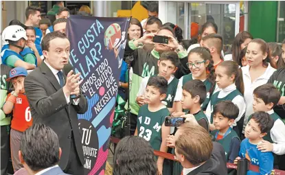  ??  ?? El director general del IMSS, Mikel Arriola, inaugura espacio del instituto en Kidzania.