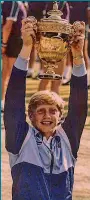  ??  ?? Baby prodigio È il 7 luglio 1985: a 17 anni e 8 mesi Boris Becker diventa il più giovane re di Wimbledon