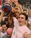  ??  ?? 2004: 1° TITOLO DI SIENAAnche a Siena vince il primo titolo della storia del club LAPRESSE