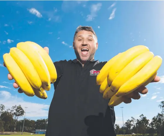  ?? Picture: GLENN HAMPSON ?? Ormeau man Damien Van Twest has been nicknamed the ‘Banana Man’ after giving away 2600 cartons of fruit that were about to spoil,