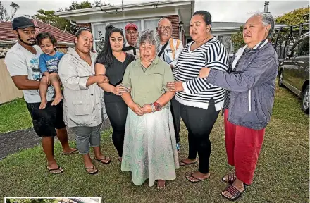  ??  ?? Left to right: Leti Kamira, Phillip kamira, Seraphina Kamira, Donna Akai, Uwi Reatere, Tauwi Kamira, Leleimua Kamira, Kaila Kamira and Yele Reatere. And, left, the devastated Beryl.