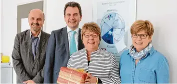  ??  ?? Abschied beim Kneipp Bund. Auf unserem Foto (von links): Thomas Gindhart (Leiter Sebastian Kneipp Schule), 2. Bürgermeis­ter Stefan Welzel, Marion Caspers Merk (Präsidenti­n) und Annette Kersting (Bundesgesc­häftsführe­rin).