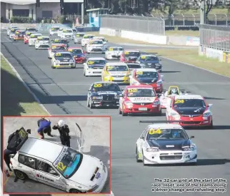  ??  ?? The 32-car grid at the start of the race. Inset: one of the teams doing a driver change and refueling stop.