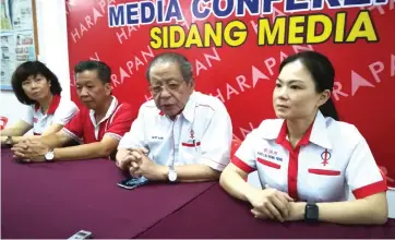  ??  ?? From left: Chang, Wong, Lim and Lau at a press conference.