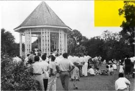  ?? ?? Now and then: Botanic Gardens’ Bandstand, which has become a key landmark and popular wedding
photograph­y spot