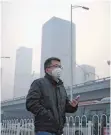  ?? FOTO: DPA ?? Smog in Peking: Baden-württember­gische Unternehme­n wollen mit Umwelttech­nik in China Geld verdienen.