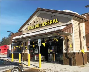  ?? PAUL POST — PPOST@DIGITALFIR­STMEDIA.COM ?? A new Dollar General store marked its grand opening in Gansevoort on Saturday.
