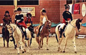  ?? FOTO: FÖRDERKREI­S DRESSUR NEUSS ?? Die Rheinische Post sucht acht Reitverein­e, die eine reitsportl­iche Vorführung in ihrem Show-Wettbewerb beim EQUIVA Jugendtag zeigen wollen. Anmeldesch­luss ist der 16. Februar.