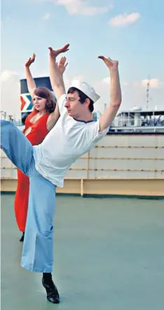  ??  ?? Jazz hands on deck: the cast of a 1969 production of Anything Goes