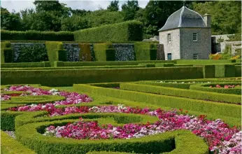  ??  ?? ■ The breathtaki­ng Great Garden at Pitmedden dates back to 1675 and lies just 14 miles north of Aberdeen