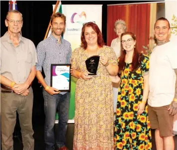  ?? ?? Congratula­ting Baw Baw Shire Australia Day Citizen of the Year Krista Mountford (centre) are her family (from left) Peter Garton, Andrew Mountford, Lynda Garton and Daniel Fullard.