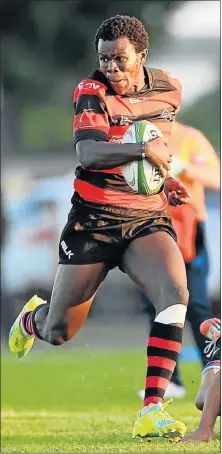  ?? Picture: GALLO IMAGES ?? PROMISING SPEEDSTER: Exciting young flyer Yaw Penxe shows his opponents a clean pair of heels while playing for the EP Kings against Western Province