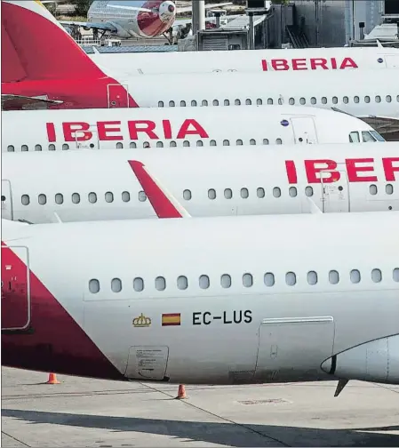  ??  ?? Iberia té aparcada gran part de la seva flota d’avions