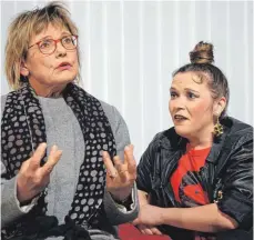  ?? FOTO: DAGMAR HUB ?? Ein starkes Paar: Hannelore Thießen (links) und Irene Schneider im Stück „The Clean House“.