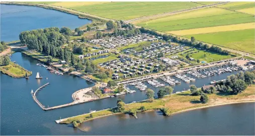  ??  ?? Der Droompark Bad Hoophuizen liegt im Osten der Niederland­e.