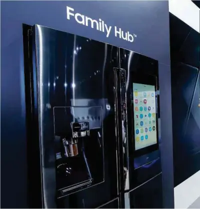  ??  ?? The Family Hub 4.0 is now packed with enhanced AI and IoT capabiliti­es.
