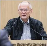  ??  ?? Günter Hollandt, Ex-Leiter der Thüringer Soko Rex, sprach am Freitag in Stuttgart vor dem NSU-Untersuchu­ngsausschu­ss im Landtag. Foto: F. Kraufmann,dpa