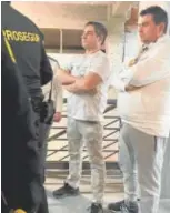  ?? // ABC ?? En el centro, Carlos Clara, uno de los líderes de la Grada Fans, junto a otro integrante tras el incidente