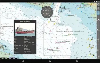  ??  ?? Un clic sur la cible permet de consulter les données statiques ou dynamiques de tous les navires sur zone.