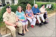  ?? Dave Roberts / Contribute­d photo ?? U.S. Air Force veteran George Washington and his wife Debbie, along with WWII veteran Doug Roberts and Lorraine Paul and Evelyn Chenard at the event.